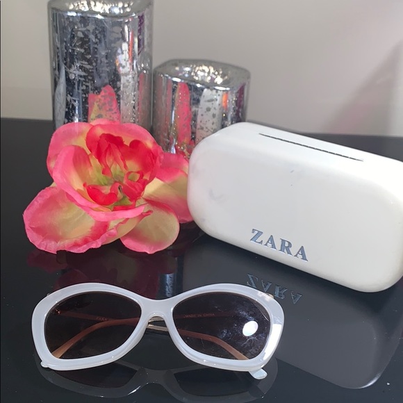 ZARA SUNGLASSES CREAMY WHITE AND GOLD - Picture 1 of 4